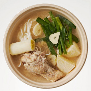 【Wise days 】タッカンマリ with glassnoodles 韓国風手羽元の水炊 白湯スープ 詳細画像